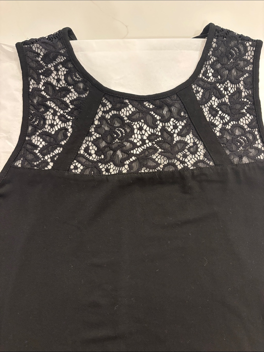 Vince Camuto Black Sleeveless Lace-Yoke Tank - Picture 8 of 8